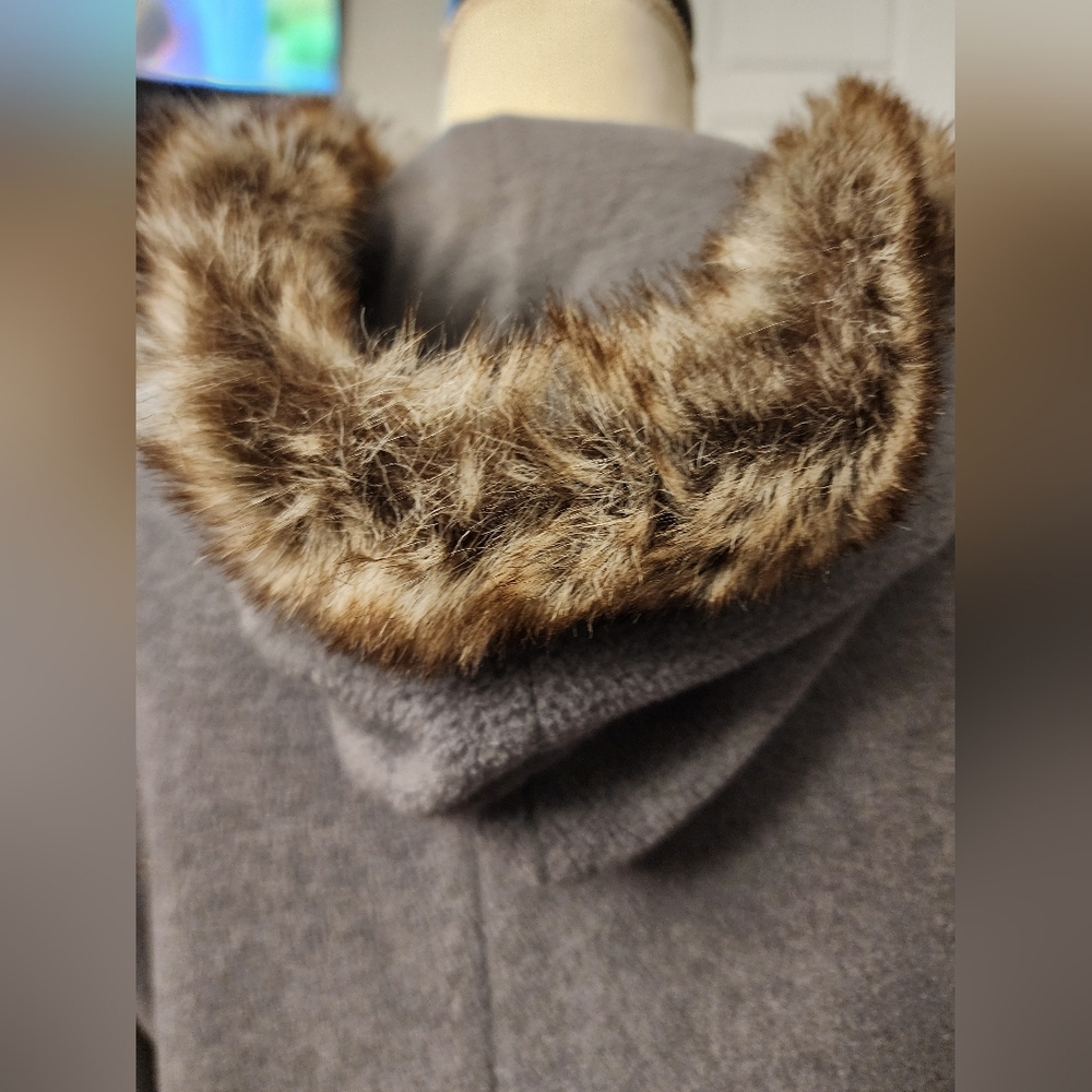 Preowned J Jill size medium, lightweight, faux fur hooded jacket - Picture 6 of 8